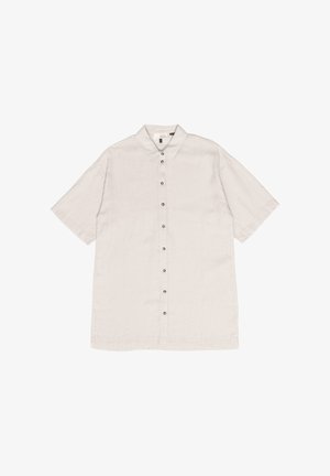 Kurzarmhemd mit Knopfleiste aus leichtem beigen Leinen. Es verfügt über einen spitzen Kragen und eine dezente Struktur sowie dunkle Knöpfe entlang der Knopfleiste.