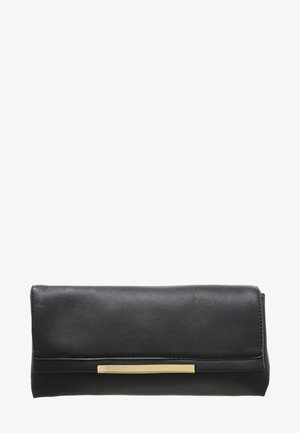 Sort læderclutch med en gylden vandret stangdetalje på frontklappen, rektangulær og slank i designet.