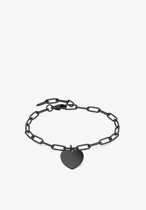 Zwarte kettingarmband met langwerpige schakels, voorzien van een gladde, hartvormige bedel als centraal detail. Metalen afwerking, minimalistisch ontwerp.