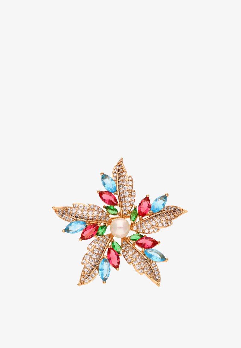 Brož ve zlatém tónu ve tvaru květiny se středem z perly, obklopená barevnými rhinestony v modré, zelené, červené a čiré barvě s diamantovými akcenty.