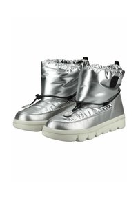Bottines argentées avec une tige puffy et brillante, un col élastique et un cordon de serrage ajustable. Semelle épaisse blanche avec un motif de traction texturé.