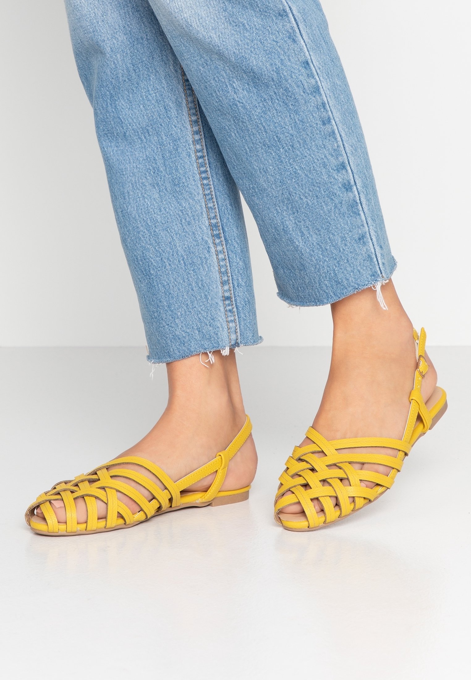 Chaussures à Talons Hauts Dorées Pour Femme - Marque Dorthy Perkins - Pointure UK5 - Neuf Avec Léger Défaut