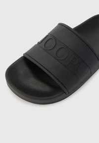 Thumbnail Image 6