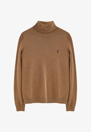 Pullover a collo alto marrone realizzato in tessuto morbido, con scollo e polsini a costine, arricchito da un piccolo logo scuro sul petto.