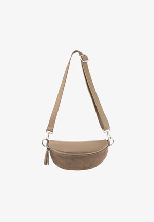 Brązowa skórzana i zamszowa torebka crossbody w kształcie półksiężyca, z wykończeniem ze srebrnego metalu i zapięciem na zamek błyskawiczny. Posiada detal w postaci frędzli.