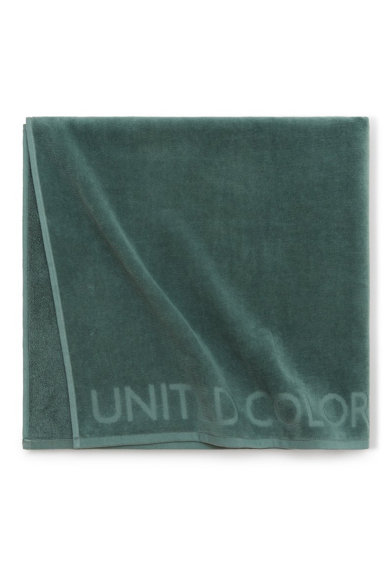 United Colors of Benetton WITH BURN-OUT EFFECT LOGO AND SLOGAN