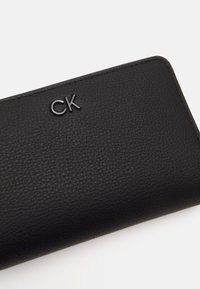 Calvin Klein DAILY MEDIUM BIFOLD - Portafoglio - black