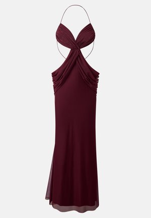 Βραδινό φόρεμα μπορντό με halter neck, ραμμένα κυματιστά μπανέλες, μπροστινό σταυρωτό σχέδιο και στενή μακριά φούστα με διαφανές τελείωμα.
