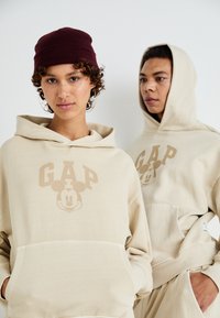 GAP MICKEY HOODIE UNISEX - Mikina s kapucňou - beige