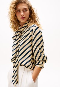 Tommy Hilfiger TH X SOFIA RICHIE GRAINGE FLUID BRETON SHIRT - Camicetta - dark night navy