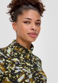 QS MIT ROLLKRAGEN - Langarmshirt - guacamole