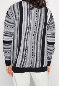 Vintage Supply Maglione - black