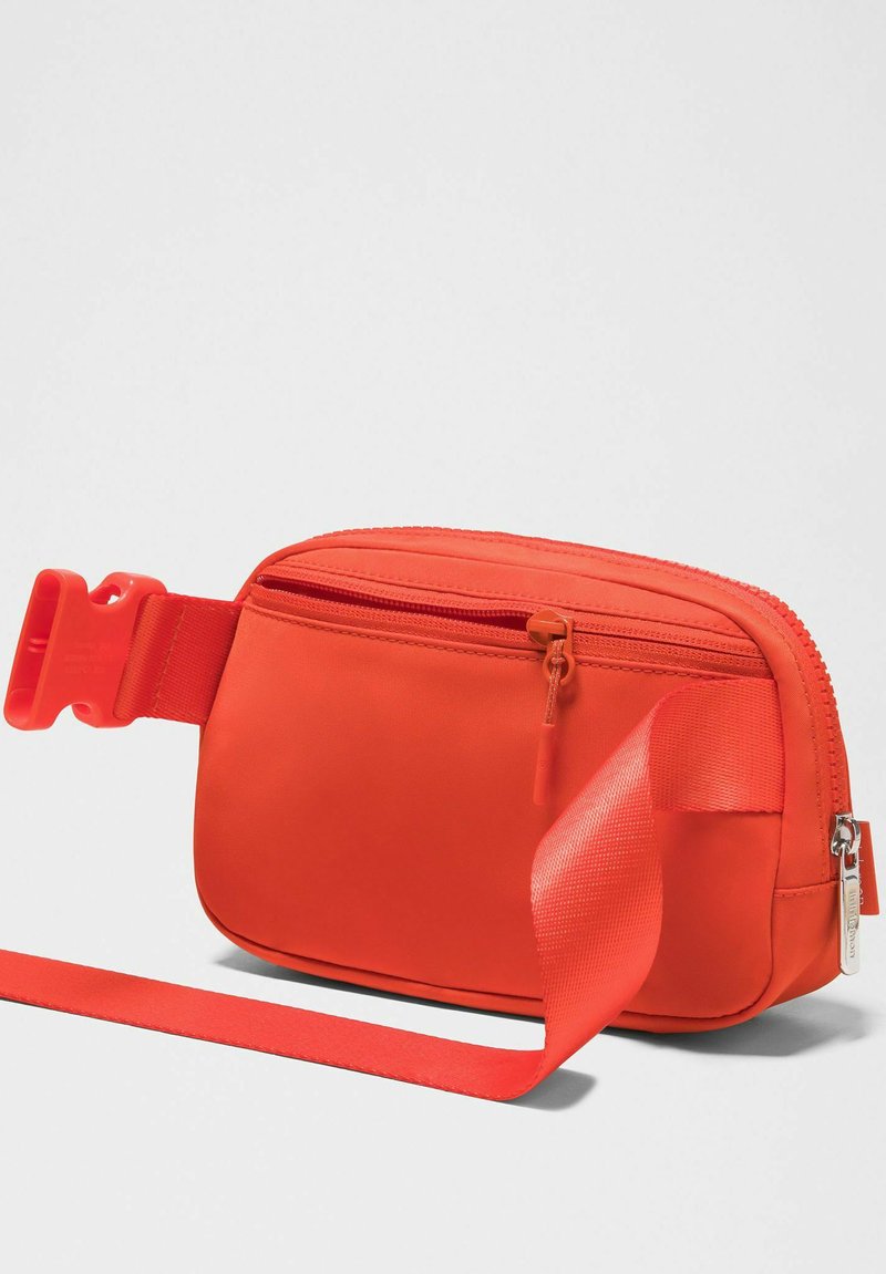 lululemon EVERYWHERE BELT - Rionera - cherry ember/silver - coloured/coral  - Zalando.es