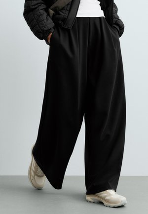 OYSHO, Pantalon classique - black