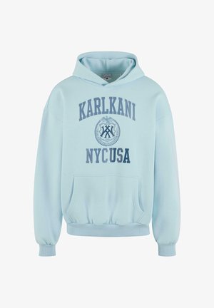 Világoskék kapucnis pulóver kenguruzsebbel, bordázott mandzsettákkal és aljjal. Sötétkékkel nyomott "KARLKANI" és "NYCUSA" feliratokkal. Puha szövet texture.