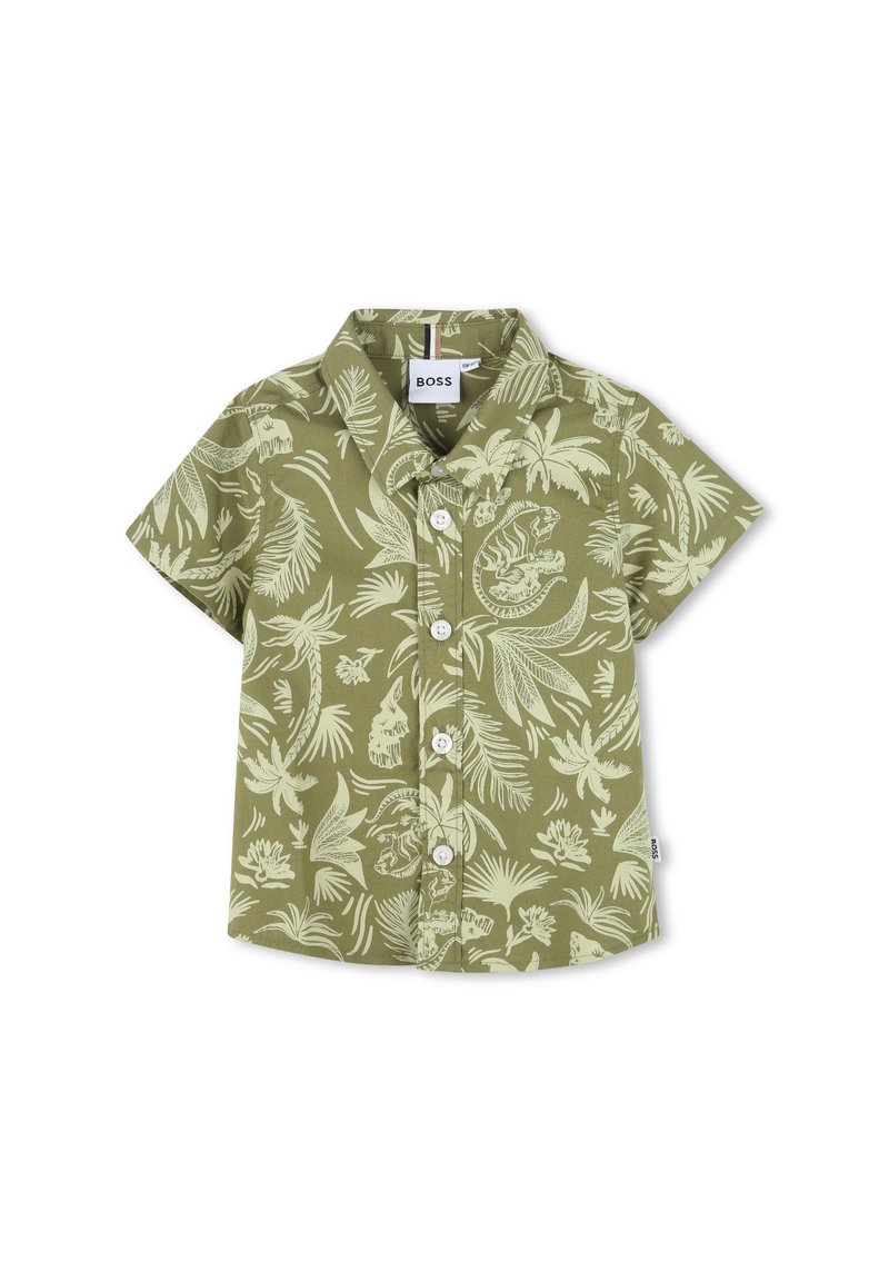 Camicia a maniche corte, verde oliva, con bottoni, caratterizzata da un motivo a stampa di foglie e animali in verde chiaro, con colletto a vento e bottoni bianchi.