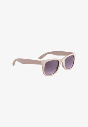 Gafas de sol de plástico beige con lentes morados degradados; montura cuadrada y patillas delgadas; textura suave sin logotipos o patrones visibles.