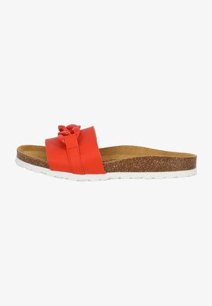 Rode slide-sandaal met een glanzend materiaal en decoratieve knoopdetails. Kurken voetbed met een witte rubberen buitenzool, die een vlak profiel toont.