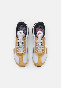 Nike Sportswear Sneakers - white