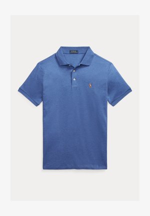 Niebieska koszulka polo z krótkim rękawem, rozpinana na dwa guziki, z haftowanym logo gracza polo na lewej piersi.