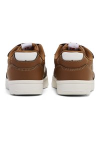 Hummel CAMDEN - Trainingsschuh - thrush