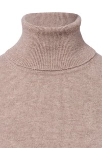 Beżowy sweter z dzianiny z wysokim kołnierzem o fakturowanym wykończeniu, z dopasowanym prążkowanym kołnierzem i gładką częścią środkową.