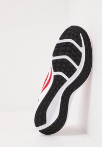 Nike Performance Obuwie do biegania treningowe