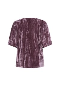 Kurze Ärmeln, strukturiertes Oberteil in tiefem Lila, aus einem plissierten Samtstoff mit subtilen Linien. Einfacher, lässiger Schnitt, keine Verschlüsse.