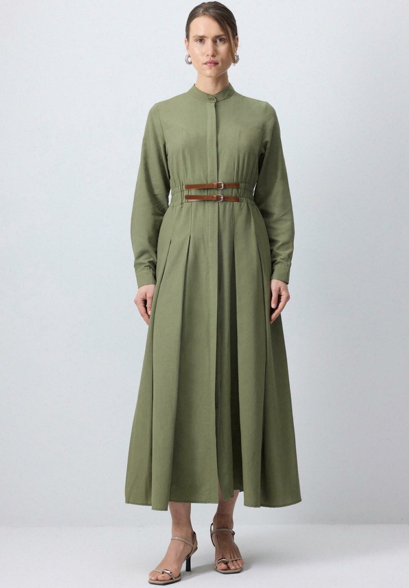 Touché Privé - WAIST BELTED - Maxi dress - khaki, Enlarge