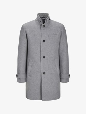 Pelēks vilnas mētelis ar augstu apkakli, priekšējās pogu aizdares, vienu krūšu kabatu un divām sānu kabatām. Iezīmes - sarullēti piedurknes un teksturēta apdare.