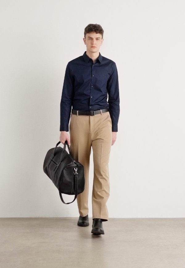 SOLID STRETCH SLIM SHIRT - Formal shirt - dark sapphire2