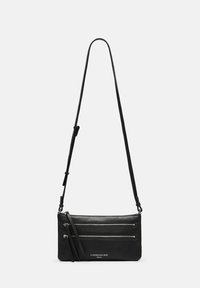 Borsa a tracolla in pelle nera con tre tasche con cerniera, tracolla regolabile, design elegante e logo del marchio discreto nella parte inferiore.