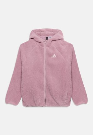 Veste polaire rose entièrement zippée avec capuche, manches longues, poches latérales et petit logo Adidas sur la poitrine gauche.