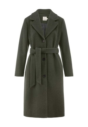 Dunkelgrüner Wollmantel mit tailliertem Gürtel, Notch-Revers, vier Knöpfen und langen Ärmeln. Der Stoff wirkt strukturiert und warm.