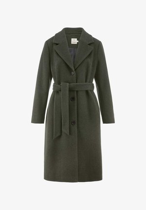 Dunkelgrüner Wollmantel mit tailliertem Gürtel, Notch-Revers, vier Knöpfen und langen Ärmeln. Der Stoff wirkt strukturiert und warm.