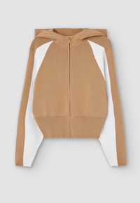 Brązowa bluza z zamkiem błyskawicznym i białymi akcentami po bokach. Wykonana z teksturowanej tkaniny, z kapturem i ribbowanym dołem. Bez widocznych logo ani wzorów.