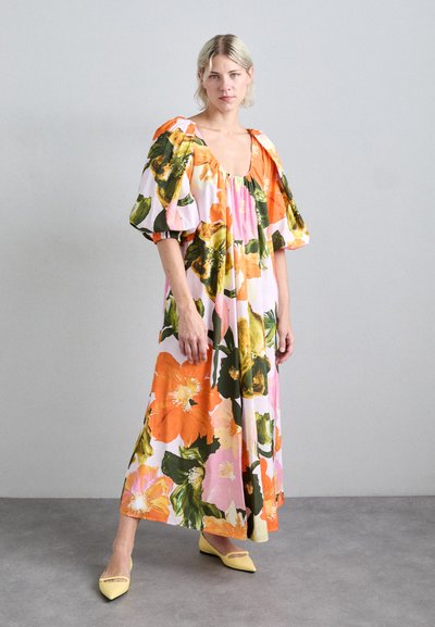 Stine Goya TERESA LIGHT FLUID - Robe de jour - summer day