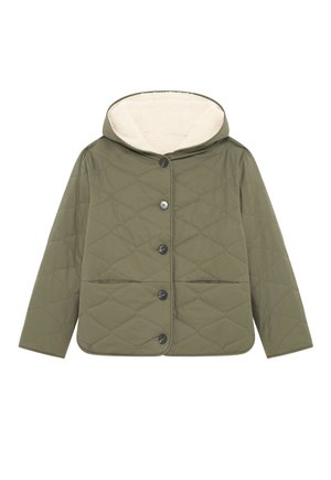 Giacca di colore verde oliva trapuntata con bottoni, maniche lunghe, cappuccio e morbido rivestimento in pile color crema all'interno del cappuccio.