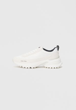 HIKE RUNNER - Trainers - bright white/black