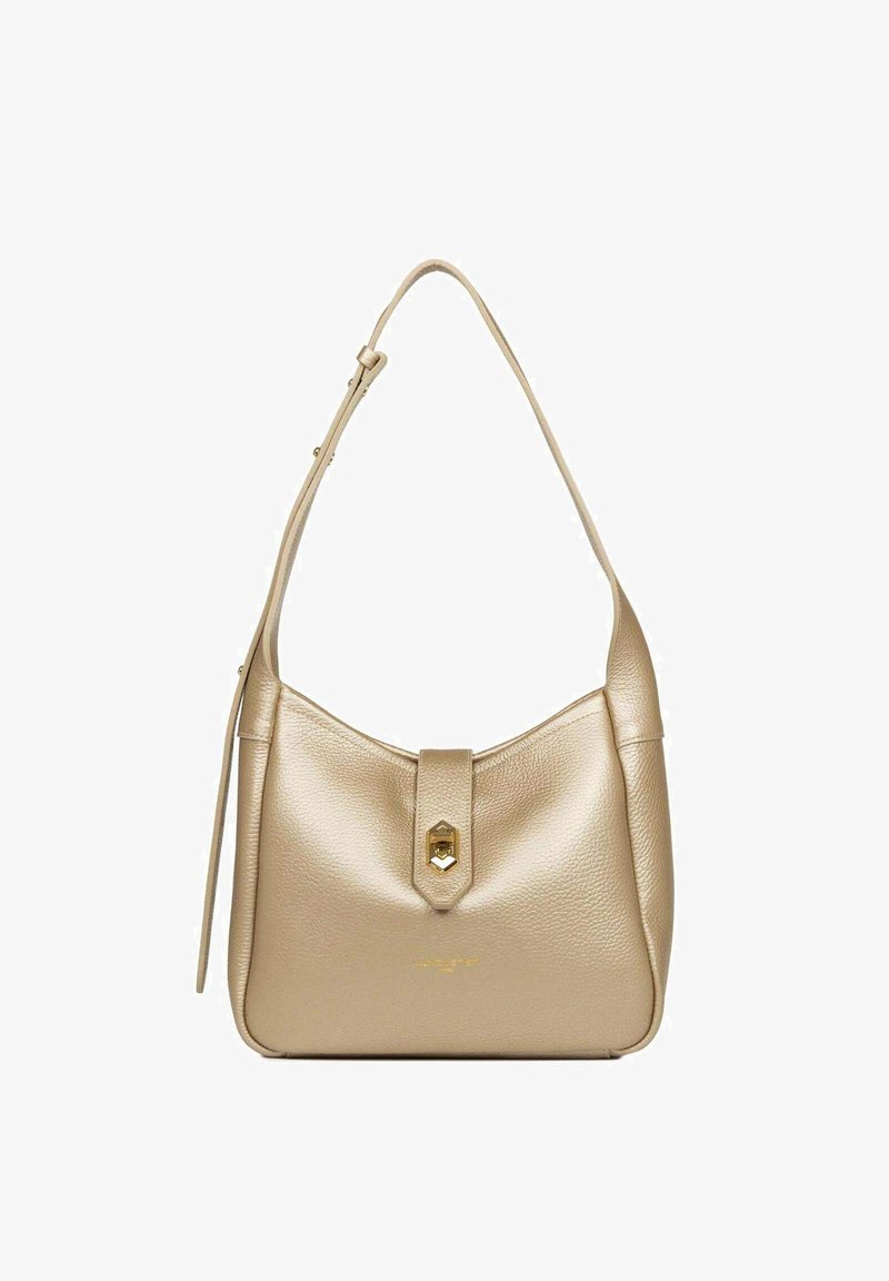Borsa in pelle dorata con un design curvo, una singola tracolla e un fermo rettangolare centrato sul davanti. Texture liscia e stile minimalista.