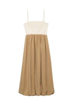 Maxikleid mit einem enganliegenden weißen Oberteil und einem fließenden, plissierten beigefarbenen Rock. Hat dünne Spaghettiträger und eine glatte Textur.