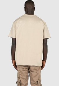 MJ Gonzales T-shirt print - wet sand