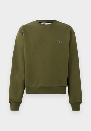 Olive green sweatshirt, crew neck, ribbed hem and cuffs, featuring a small embroidered detail on the chest. Flat, casual design.