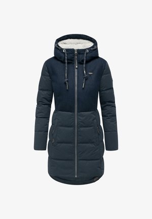 Marineblauwe pufferjas met een fleece-gevoerde capuchon, rits aan de voorkant en twee zijzakken; beschikt over een kleurblokontwerp en een gestructureerde afwerking.