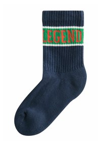 Marine gestreepte sokken met een groene en rode streep en de tekst "LEGEND" in vette letters. Zacht materiaal en enkelhoogte ontwerp.