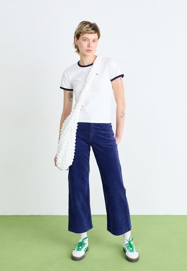 TYLER RINGER - Basic T-shirt3