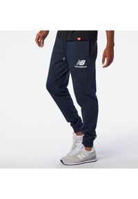 New Balance STACKED LOGO - Pantalones deportivos - eclipse