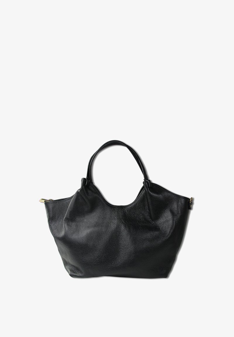 Sac tote en cuir noir avec surface texturée, poignées doubles et forme décontractée. Doté d'une fermeture éclair dorée et de détails minimalistes.