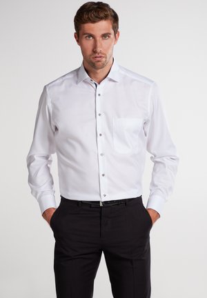COMFORT FIT - Shirt - weiß