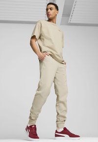 Puma SMASH 3.0 UNISEX - Sportcipő - intense red white